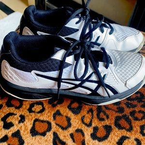 Ascos volleyball shoes